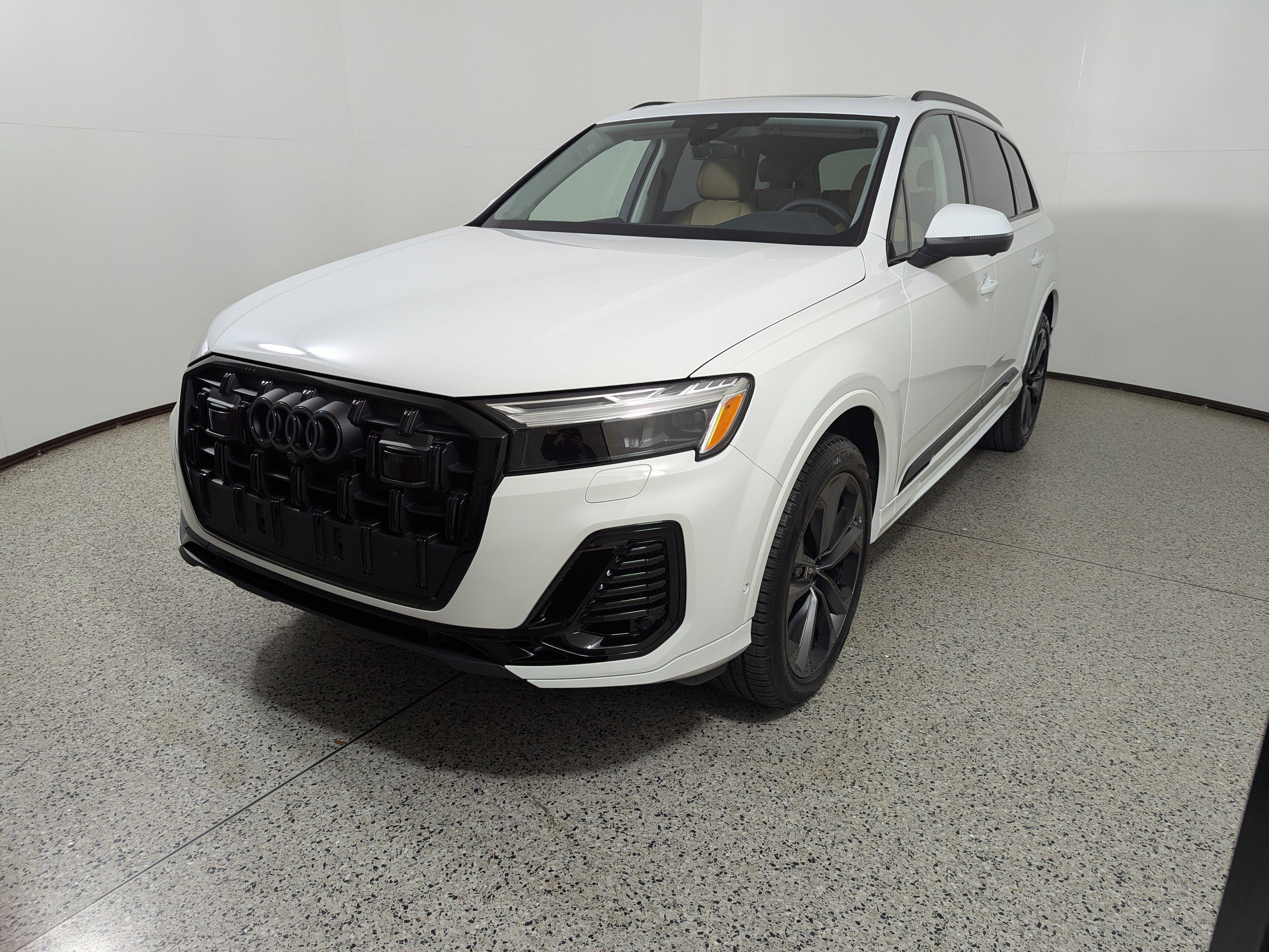 New 2025 Audi Q7 3.0T Premium Plus image 3