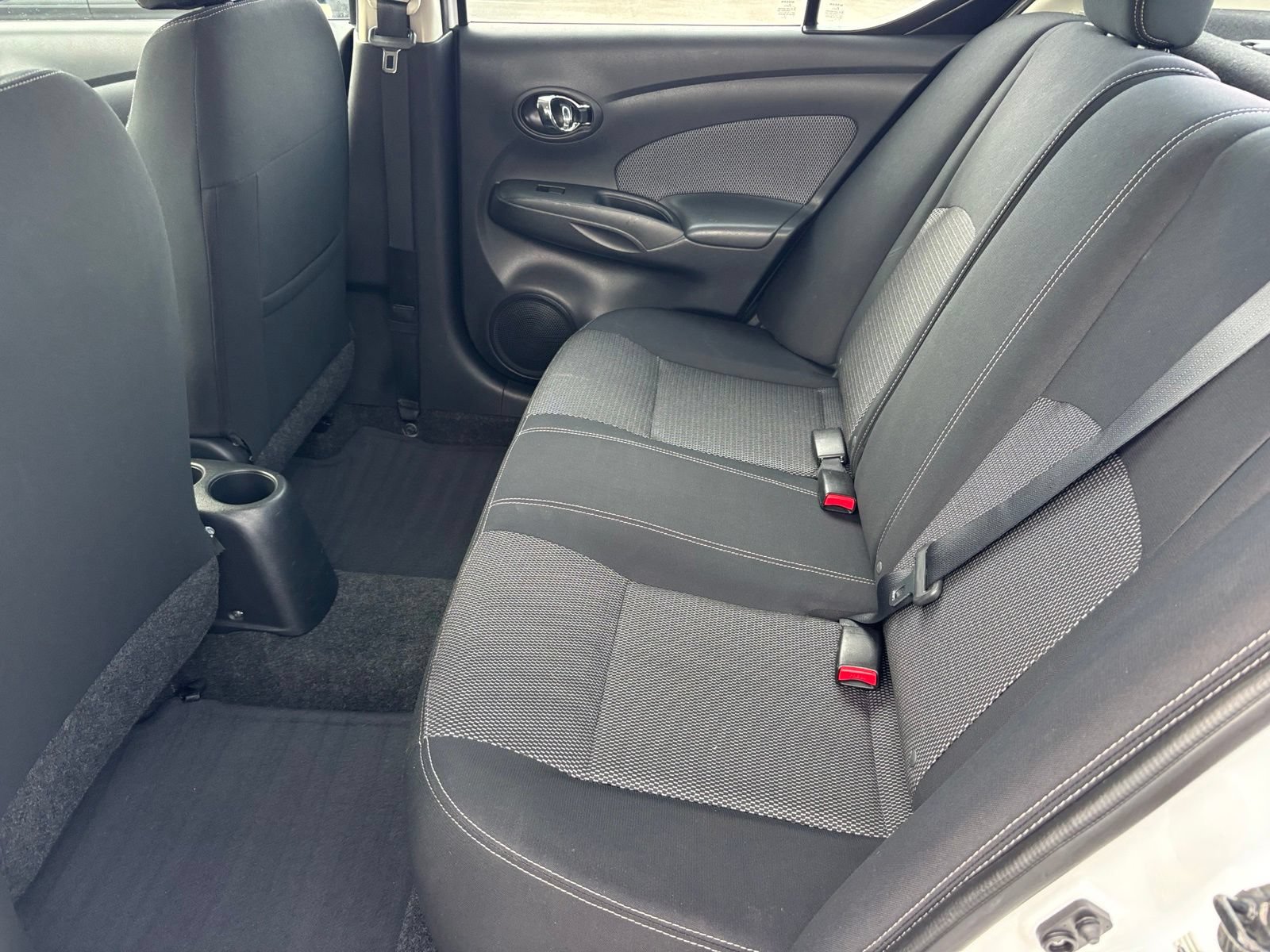 Used 2015 Nissan Versa SV FWD image 16