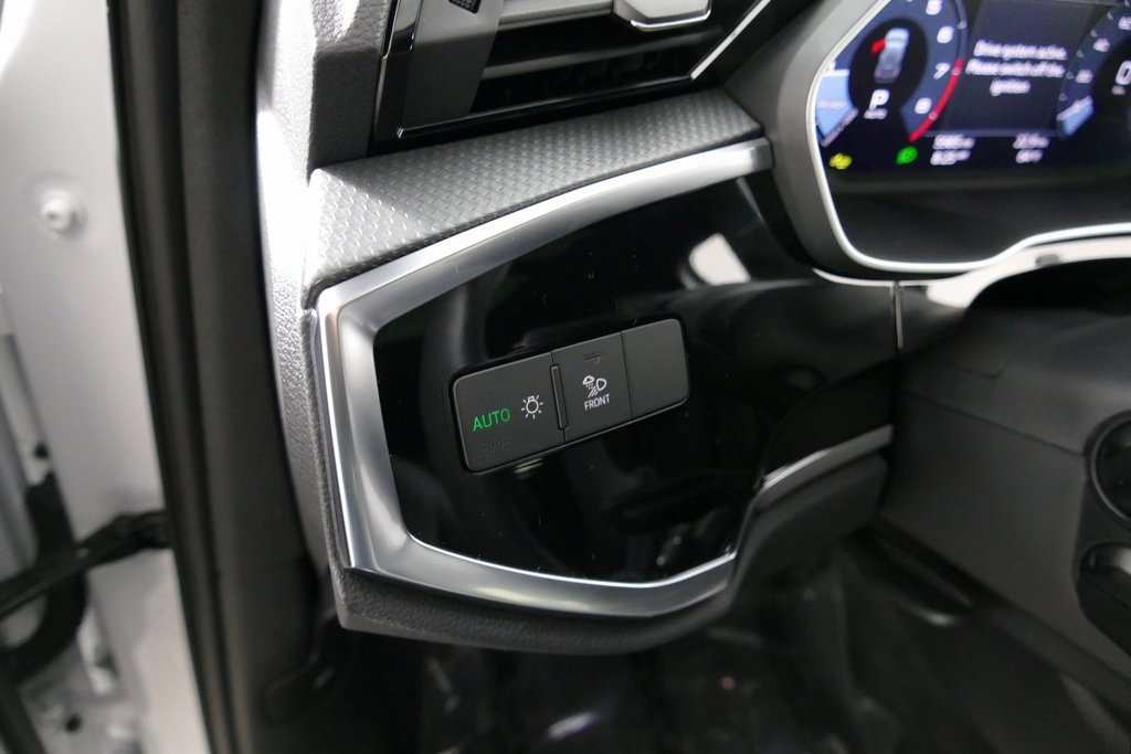 Certified 2025 Audi Q3 2.0T Premium w/ Black Optic Sport Package image 13