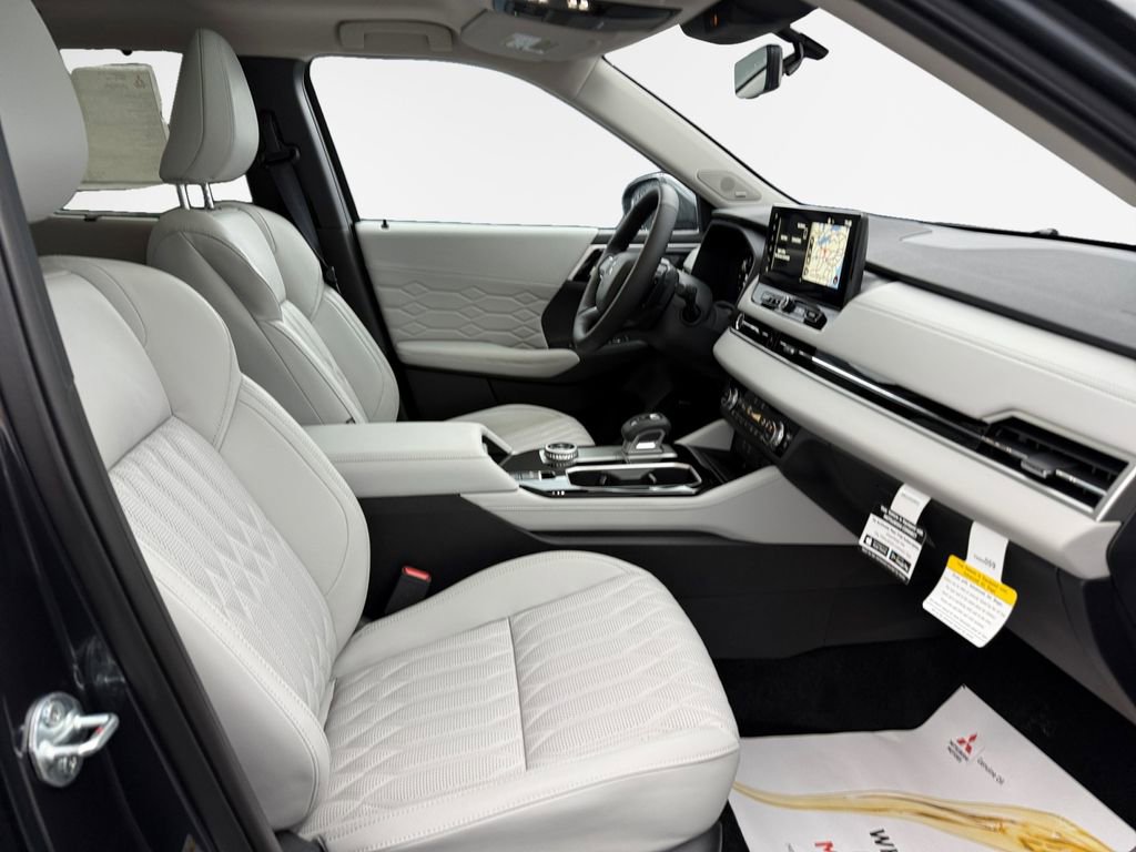 New 2026 Mitsubishi Outlander SEL image 26