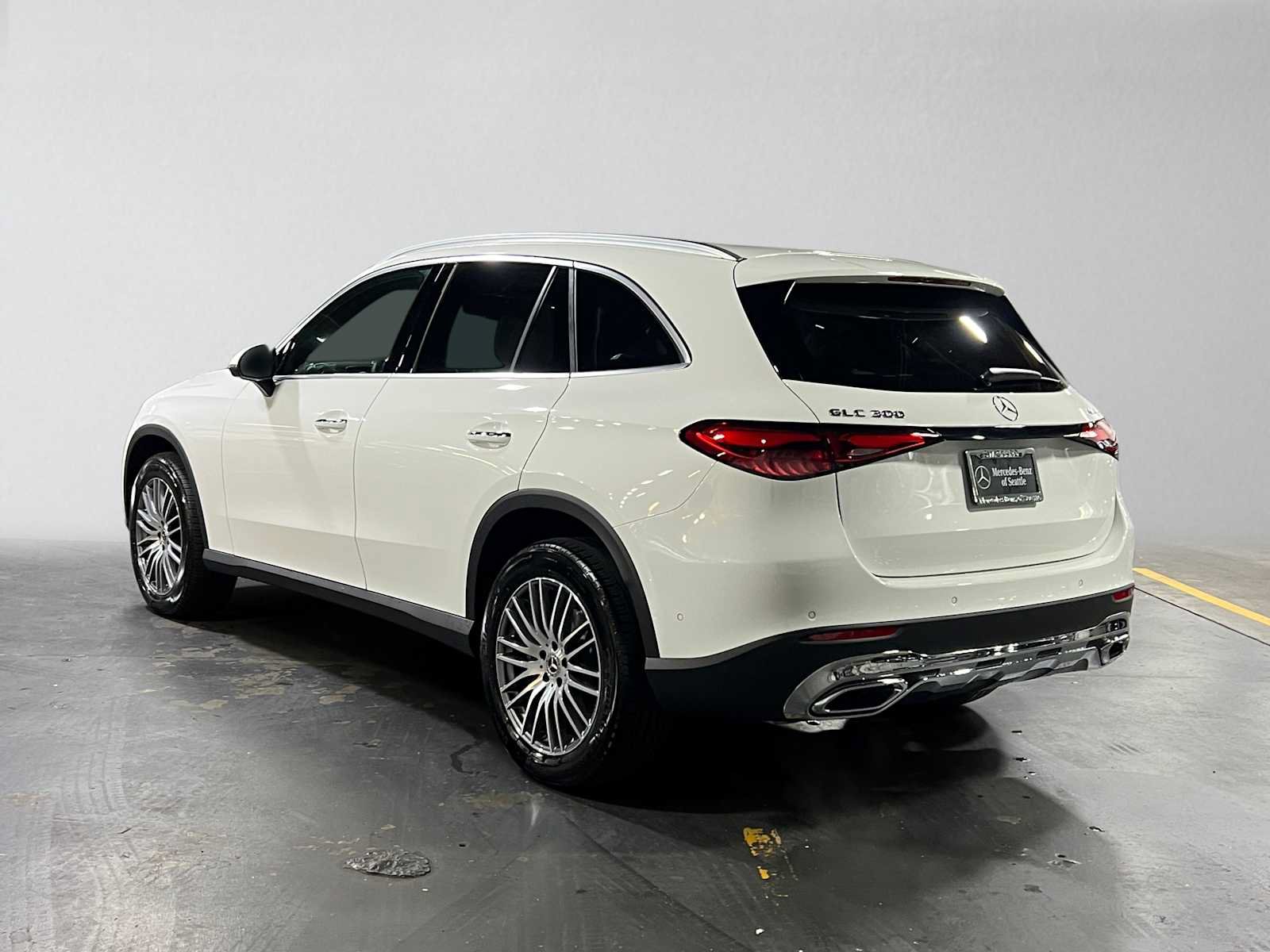 Used 2026 Mercedes-Benz GLC 300 4MATIC image 5