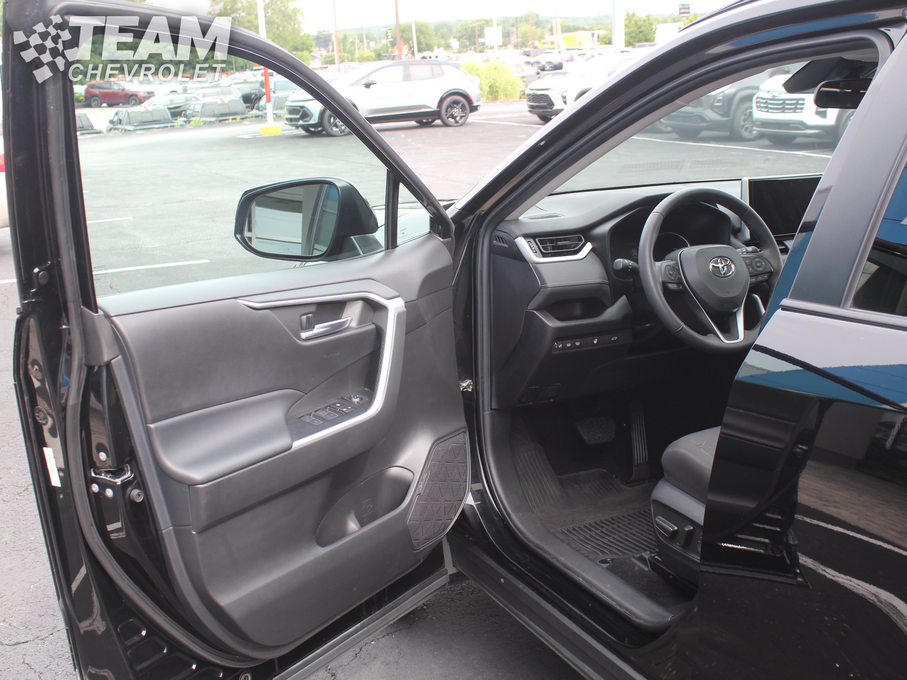 Used 2023 Toyota RAV4 XLE w/ Convenience Package AWD/4WD image 10