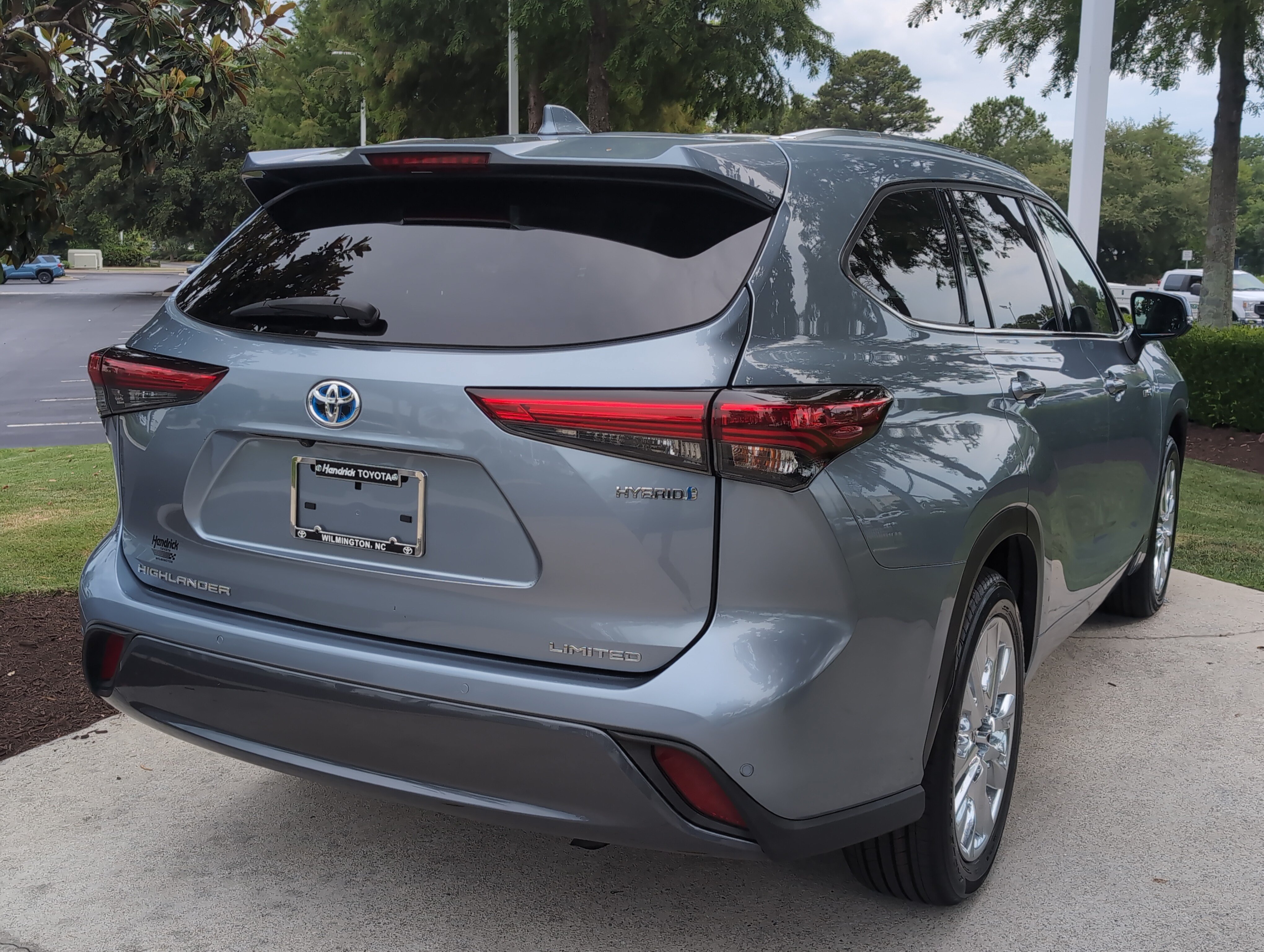 Used 2020 Toyota Highlander Limited FWD image 10