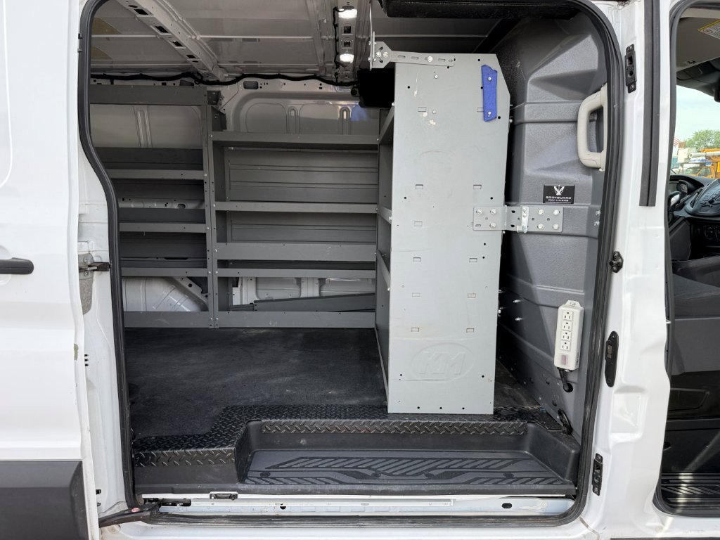 Used 2019 Ford Transit 250 130 Low Roof RWD image 18