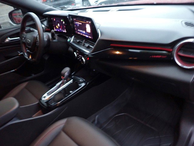 Certified 2024 Chevrolet Trax RS w/ Driver Confidence Package image 13