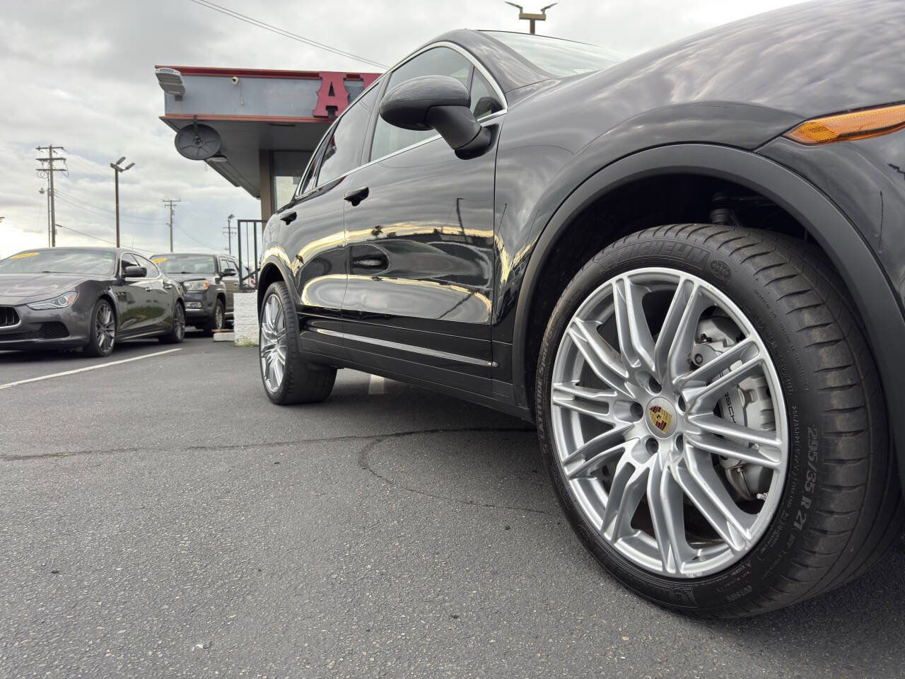 Used 2014 Porsche Cayenne S AWD/4WD image 27