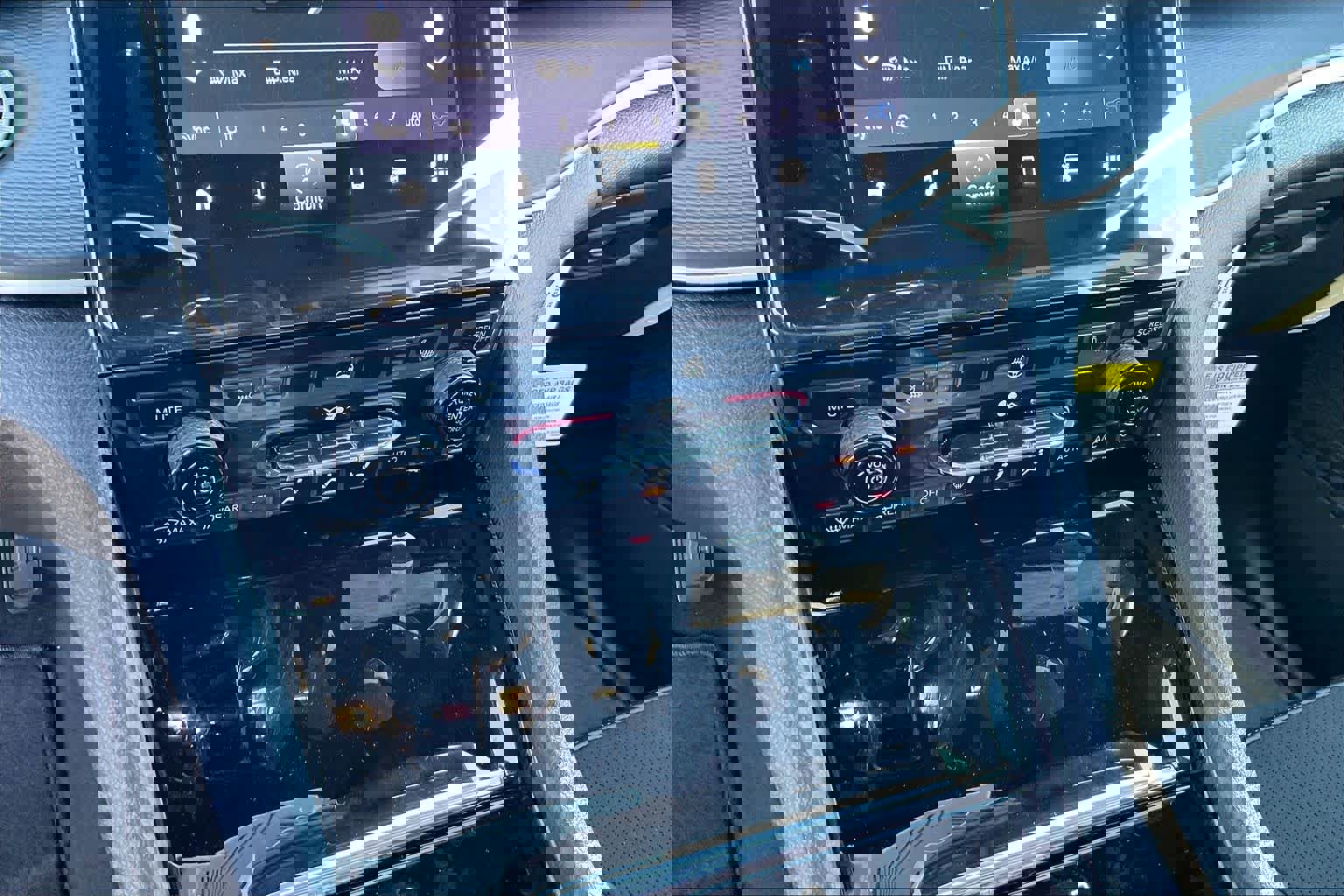 New 2025 Jeep Grand Cherokee Laredo image 18