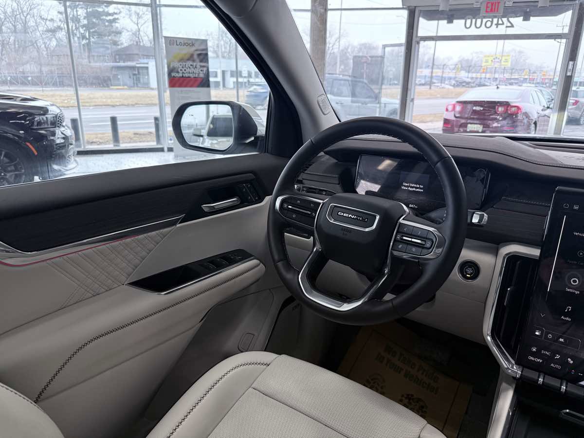 Used 2024 GMC Acadia Denali FWD image 46