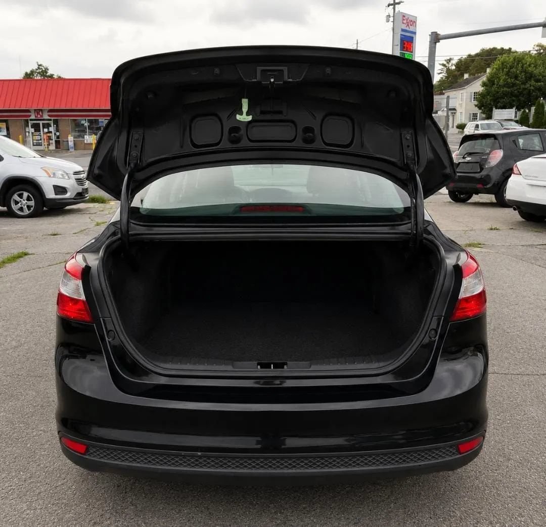 Used 2014 Ford Focus SE FWD image 4