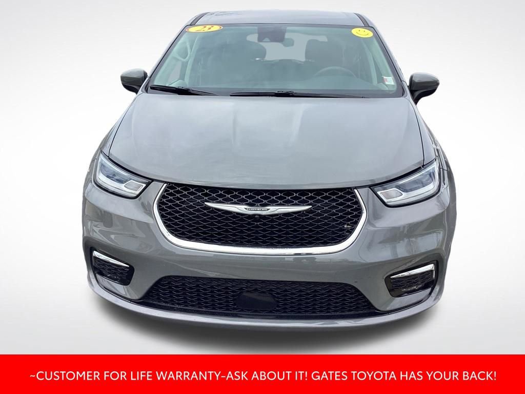 Used 2023 Chrysler Pacifica Touring-L image 2