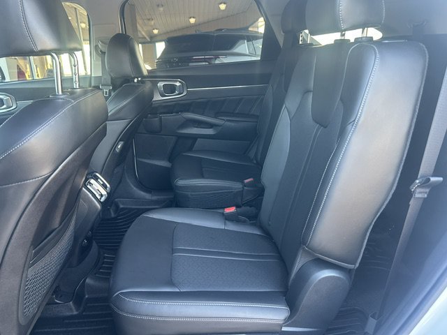 Used 2023 Kia Sorento SX AWD/4WD image 18