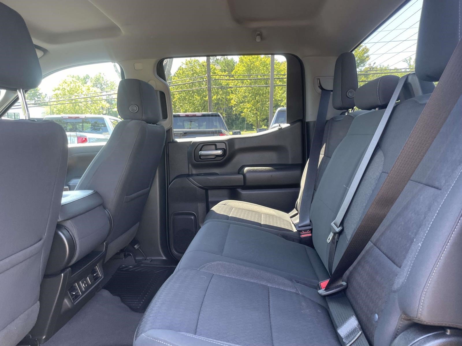 Used 2021 Chevrolet Silverado 1500 LT AWD/4WD image 9