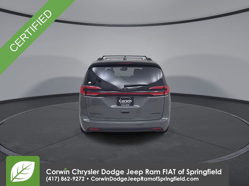 Certified 2025 Chrysler Pacifica Limited image 13