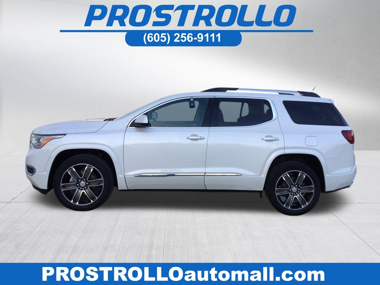 Used 2017 GMC Acadia Denali w/ Technology Package image 1