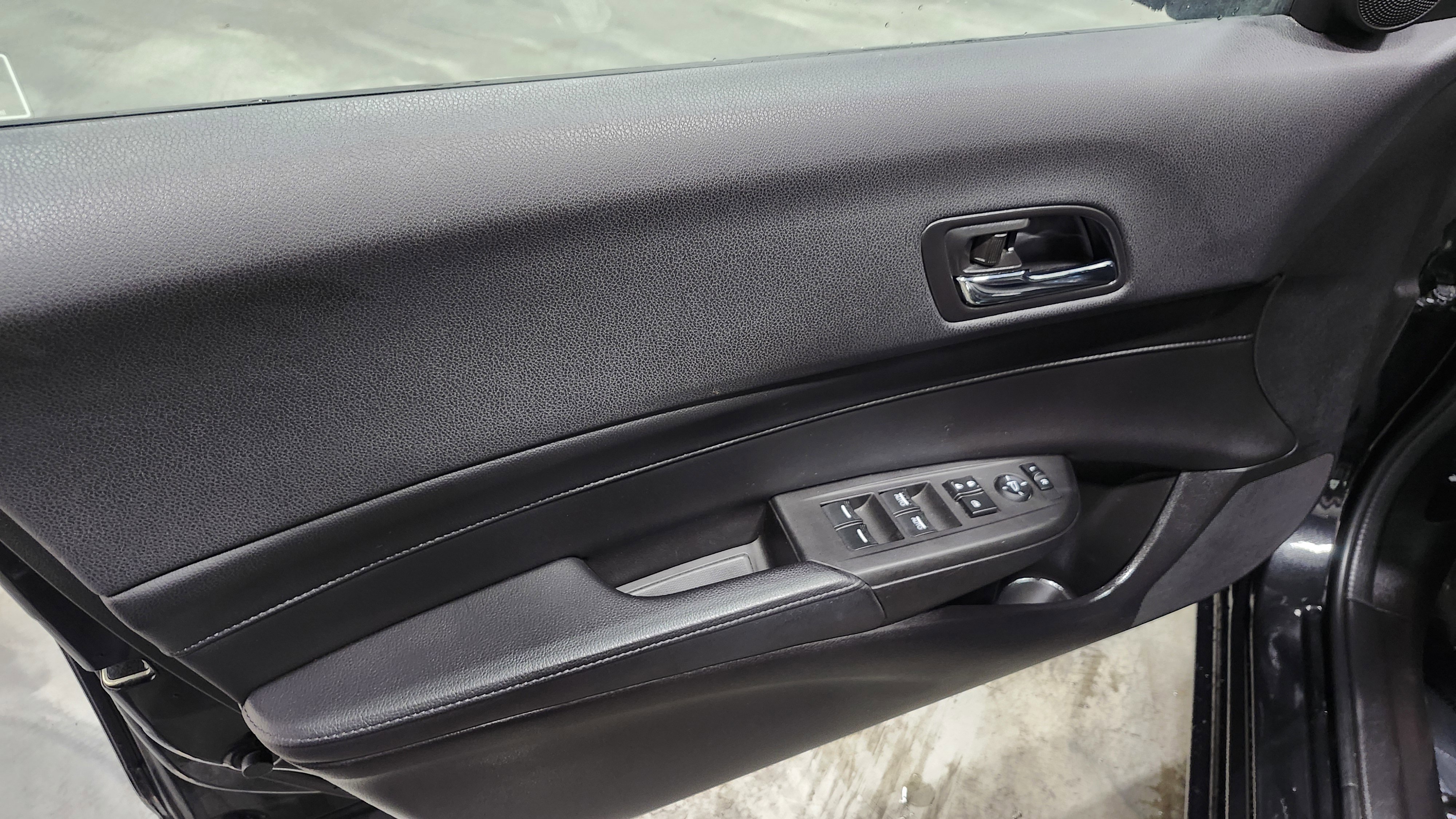 Used 2013 Acura ILX w/ Technology Package image 24