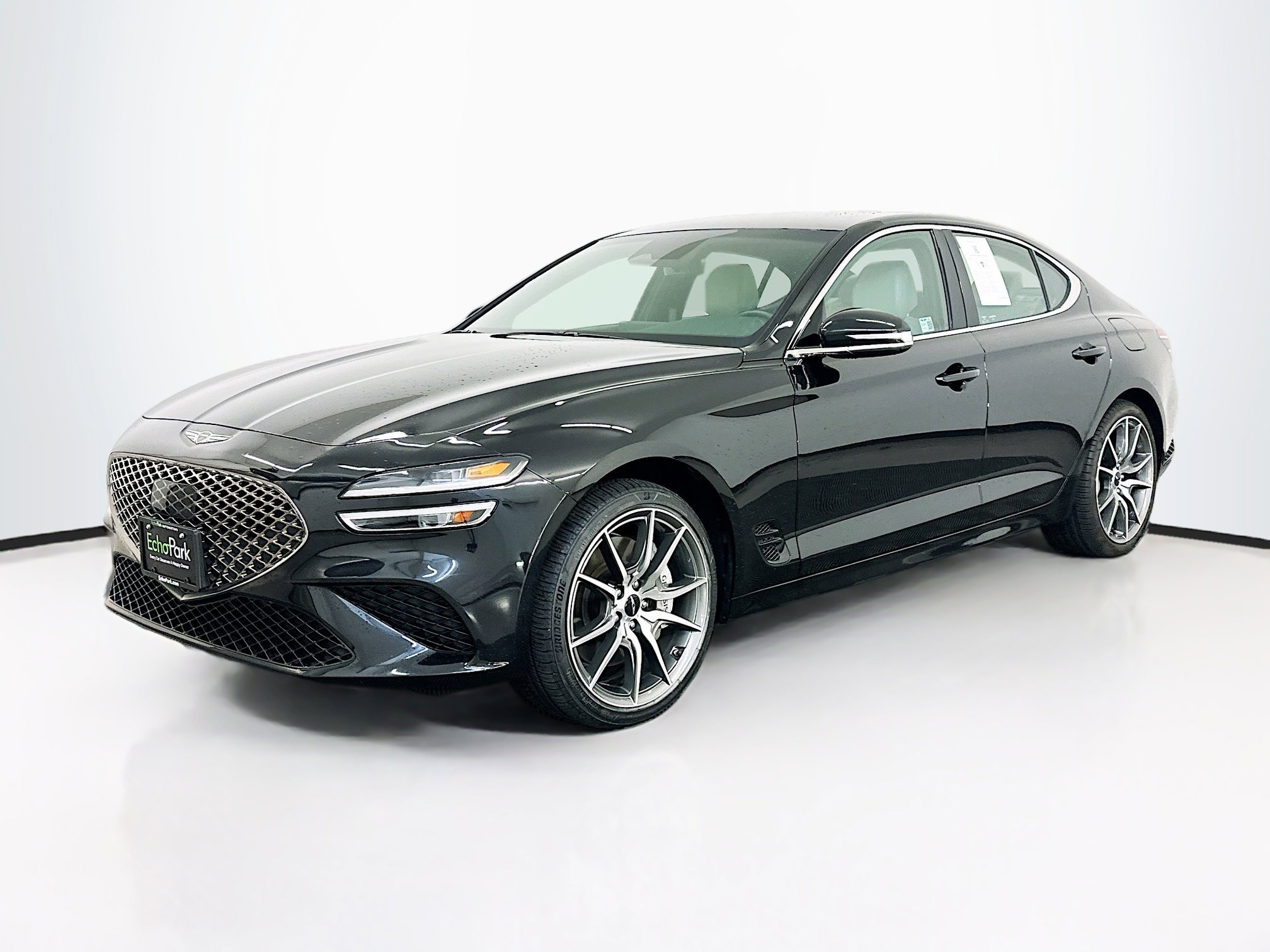 Used 2025 Genesis G70 2.5T image 3