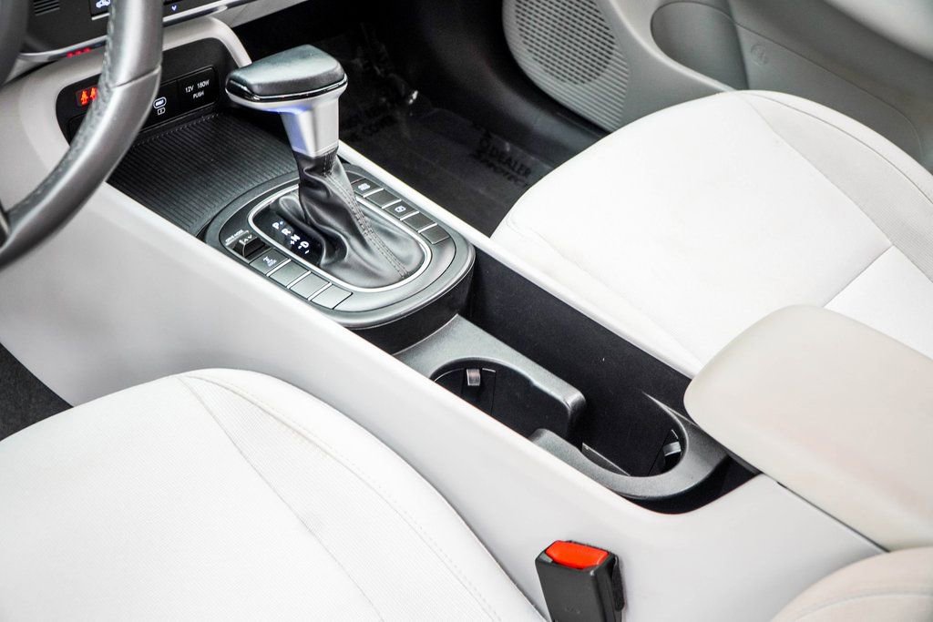 Used 2025 Hyundai Kona SEL image 16