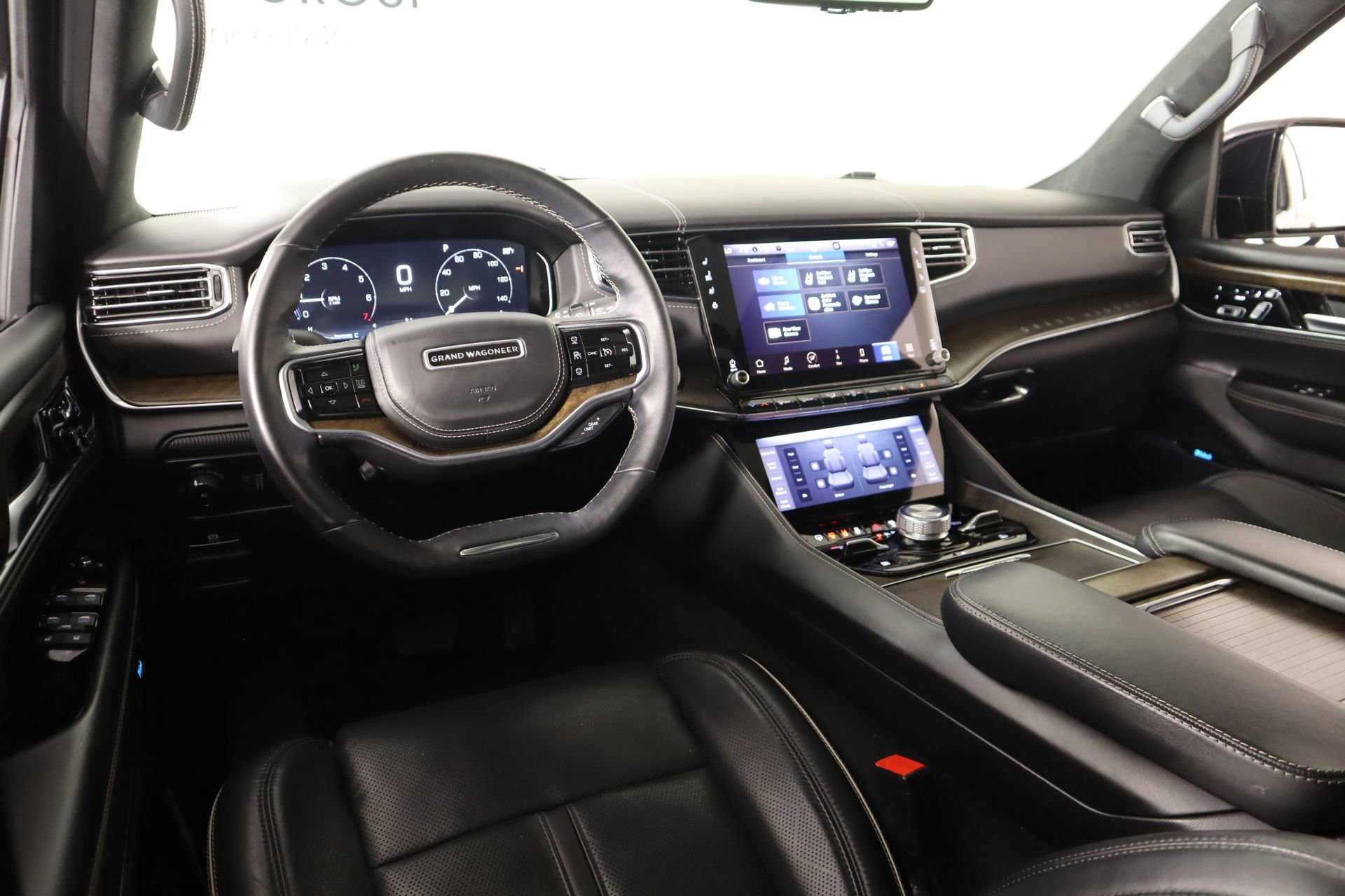 Used 2022 Jeep Grand Wagoneer Series II image 2