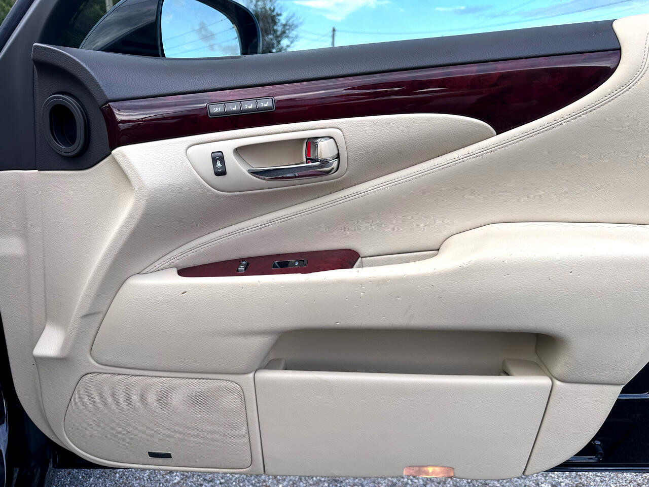 Used 2010 Lexus LS 460 L image 39