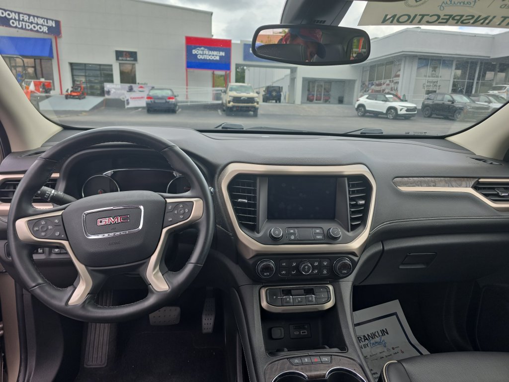 Used 2023 GMC Acadia Denali AWD/4WD image 17