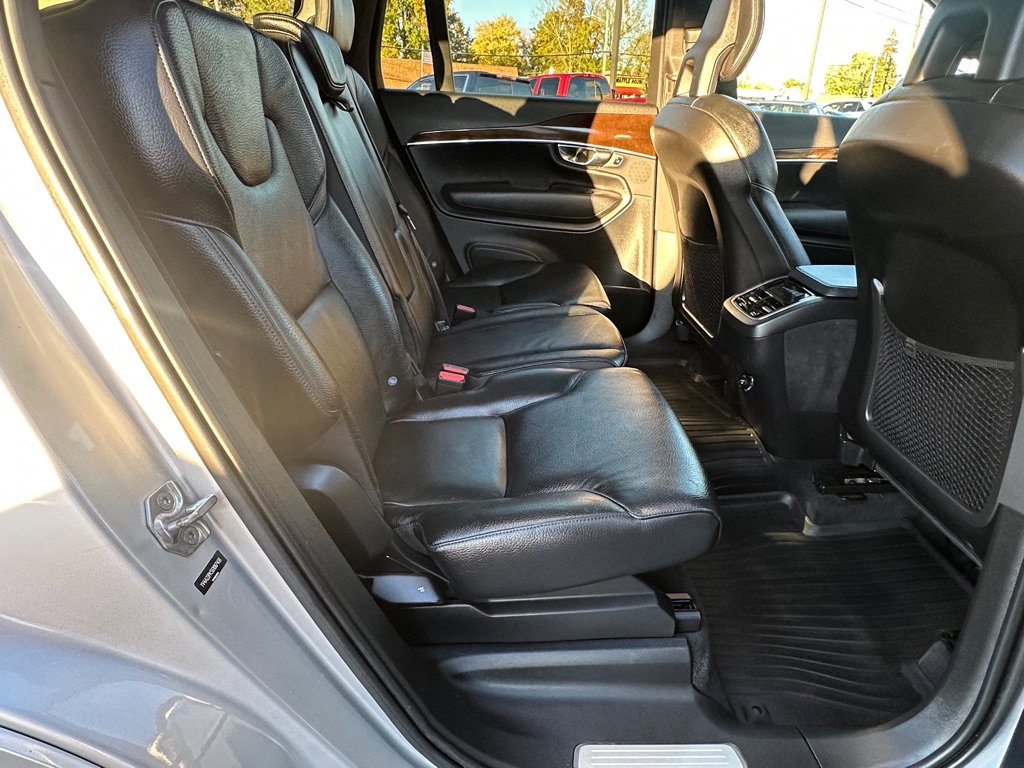 Used 2016 Volvo XC90 T6 Momentum w/ Momentum Plus Package image 24
