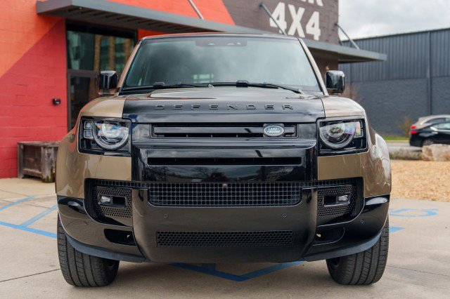 Used 2025 Land Rover Defender 130 X image 2