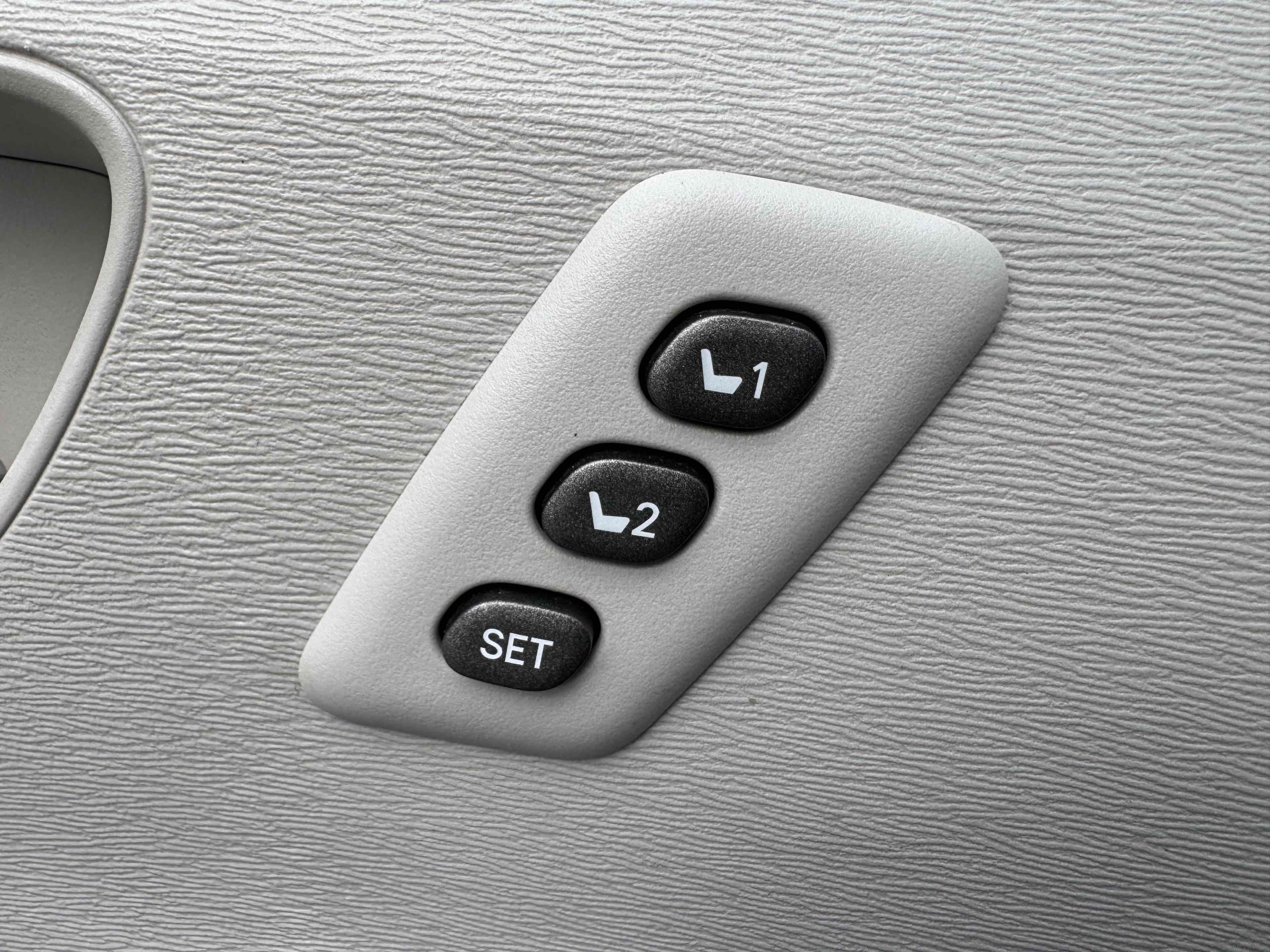 Used 2015 Toyota Venza XLE w/ XLE Premium Package image 37