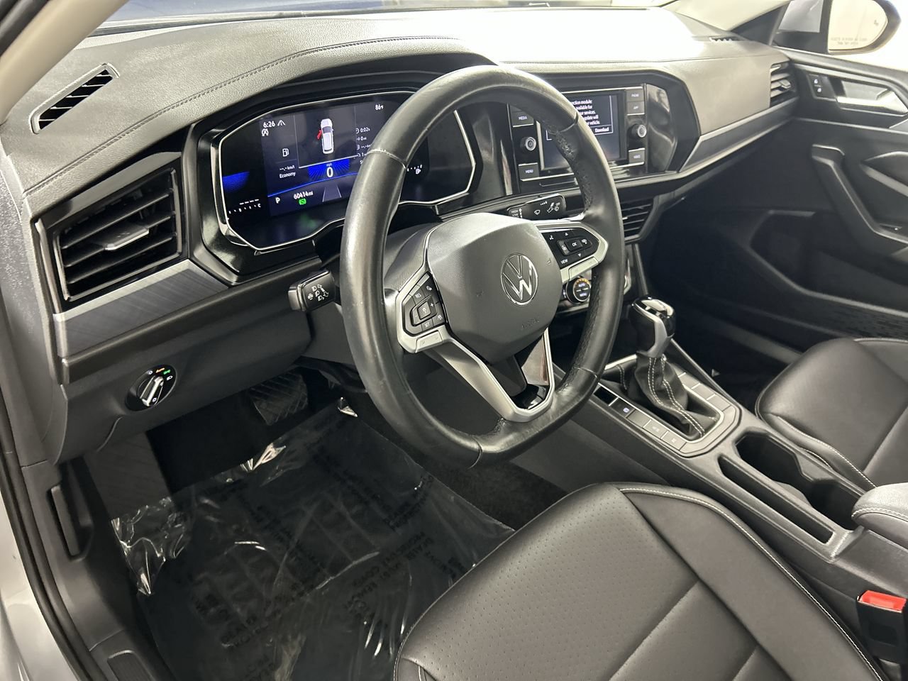 Used 2024 Volkswagen Jetta SE FWD image 12