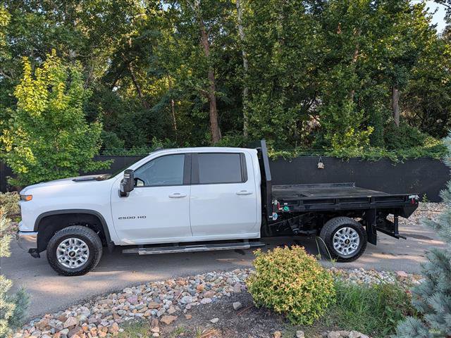Used 2024 Chevrolet Silverado 2500 LT w/ Convenience Package AWD/4WD image 2