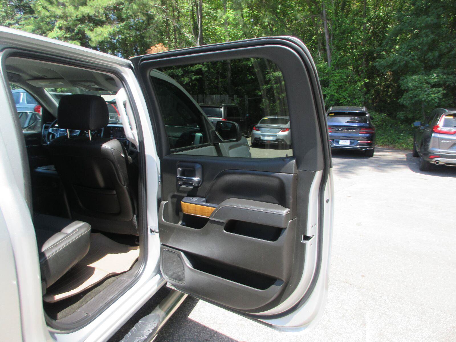 Used 2014 GMC Sierra 1500 SLT w/ Suspension Package, Off-Road RWD image 18
