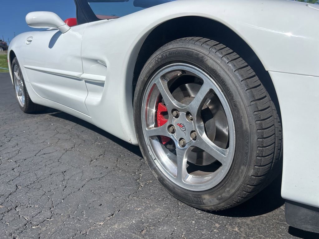 Used 2000 Chevrolet Corvette Convertible w/ Memory Pkg RWD image 10