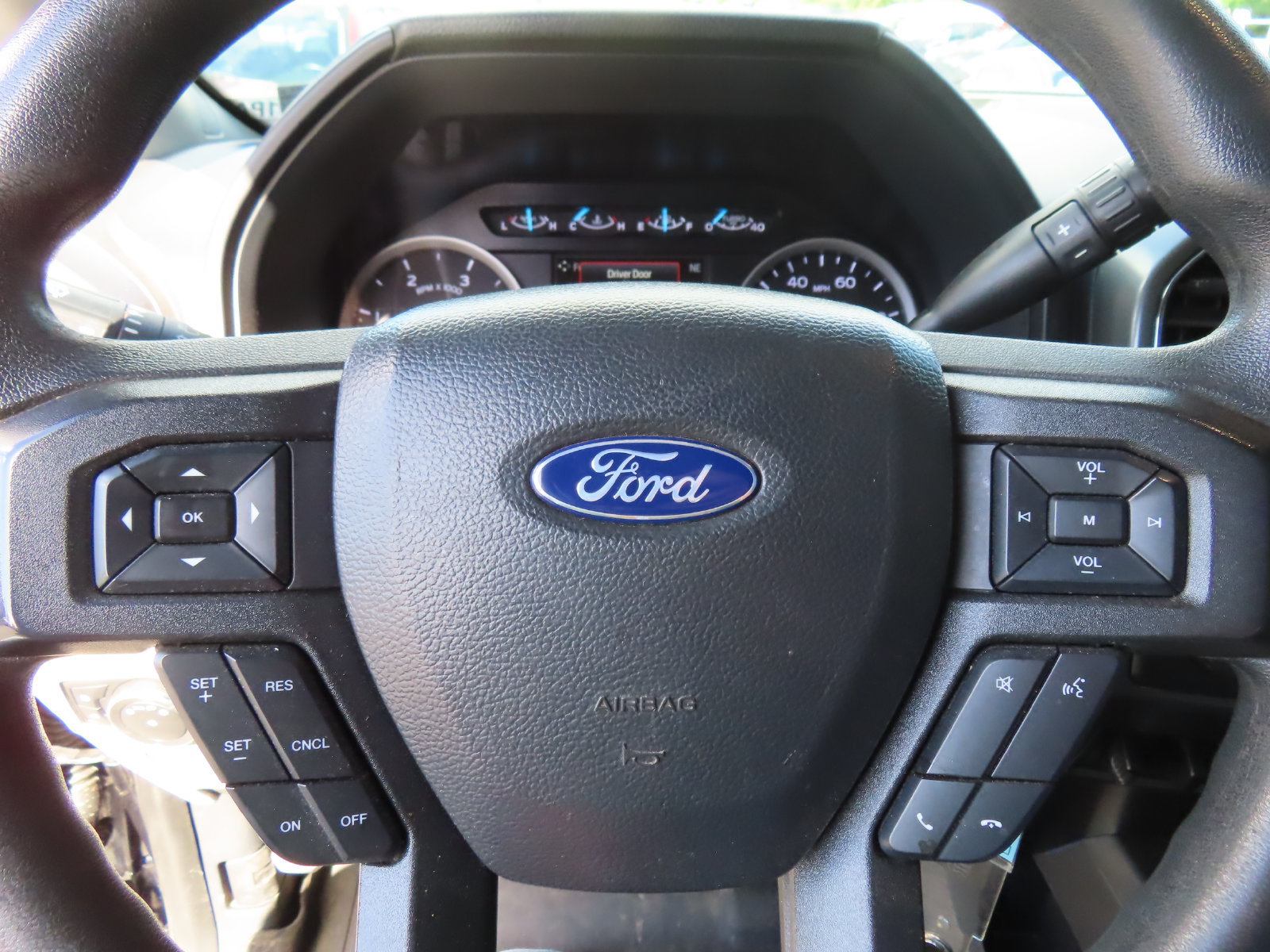 Used 2022 Ford F350 XLT w/ Black Appearance Package AWD/4WD image 18