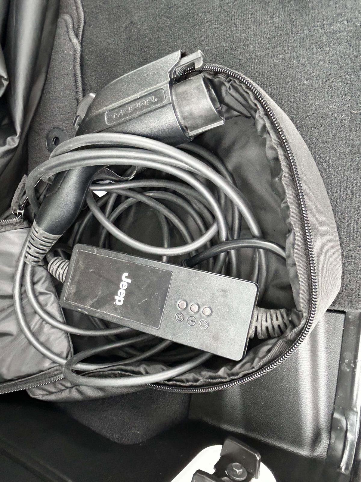 Used 2023 Jeep Wrangler Unlimited Sahara w/ Cold Weather Group image 18