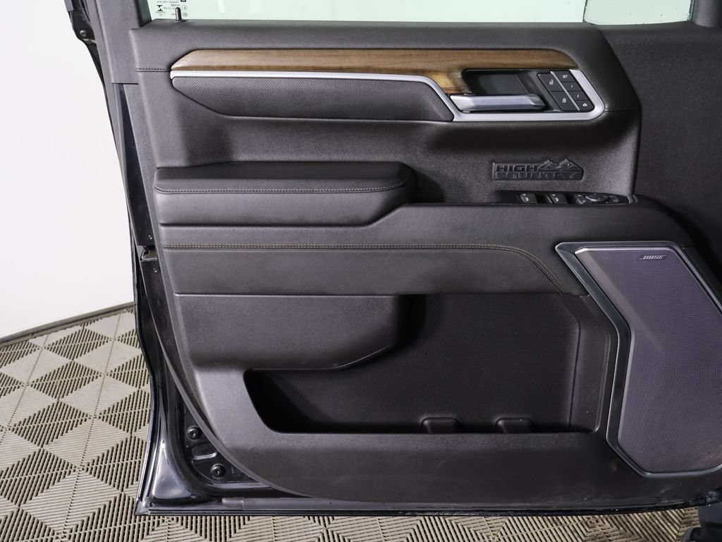 Used 2022 Chevrolet Silverado 1500 High Country w/ High Country Premium Package AWD/4WD image 21