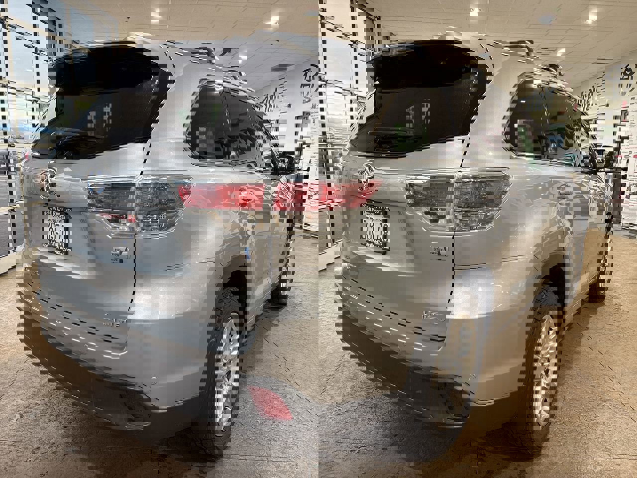 Used 2015 Toyota Highlander Limited image 2