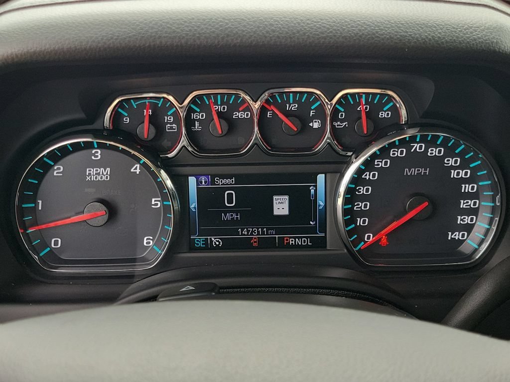 Used 2018 Chevrolet Suburban Premier AWD/4WD image 28