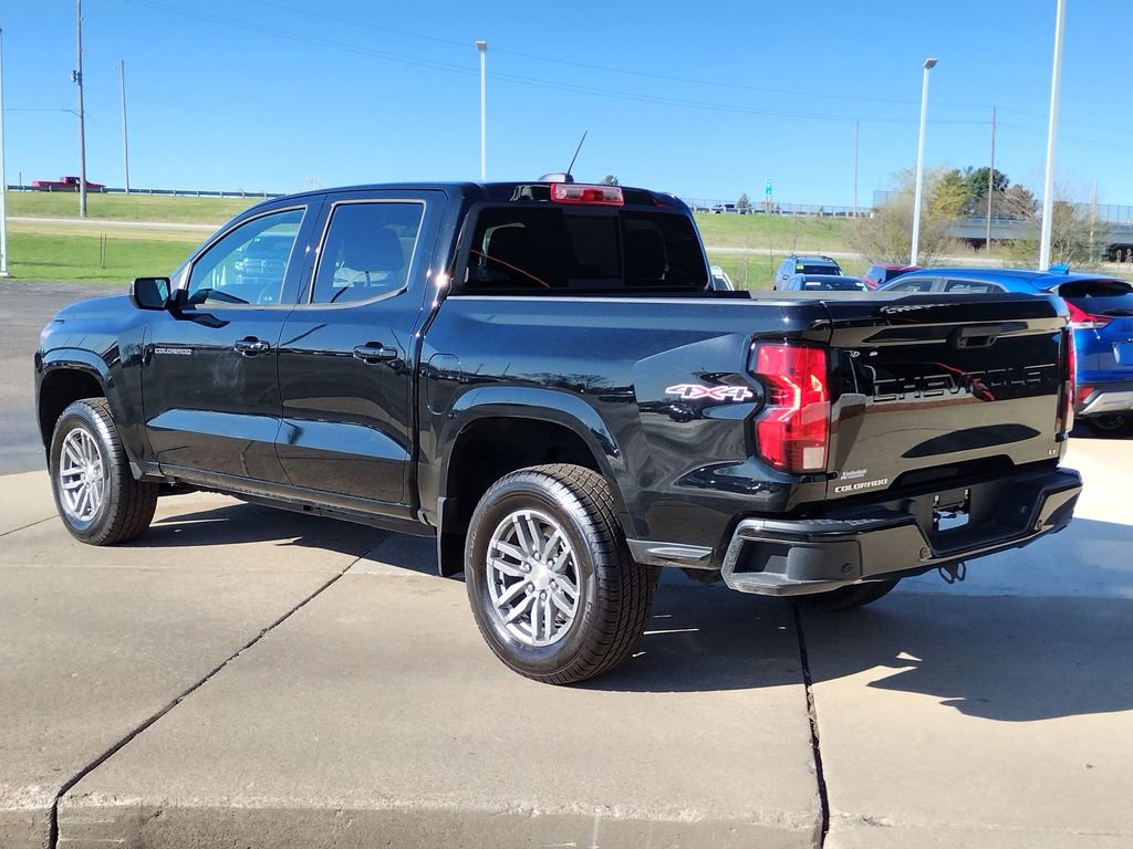 Used 2024 Chevrolet Colorado LT w/ LT Convenience Package AWD/4WD image 18