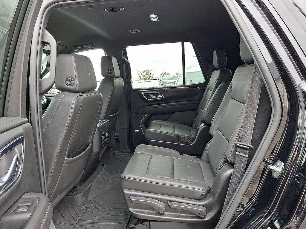 Used 2023 Chevrolet Tahoe Z71 w/ Luxury Package AWD/4WD image 8