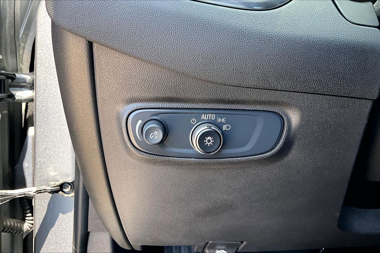 Used 2024 Chevrolet Equinox LT AWD/4WD image 36