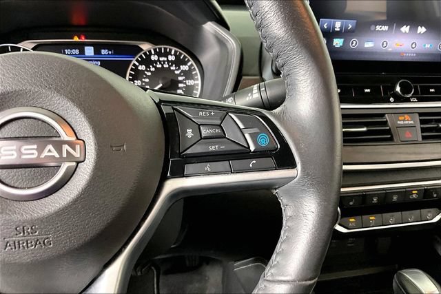 Used 2023 Nissan Altima 2.5 SV w/ SV Premium Package FWD image 11