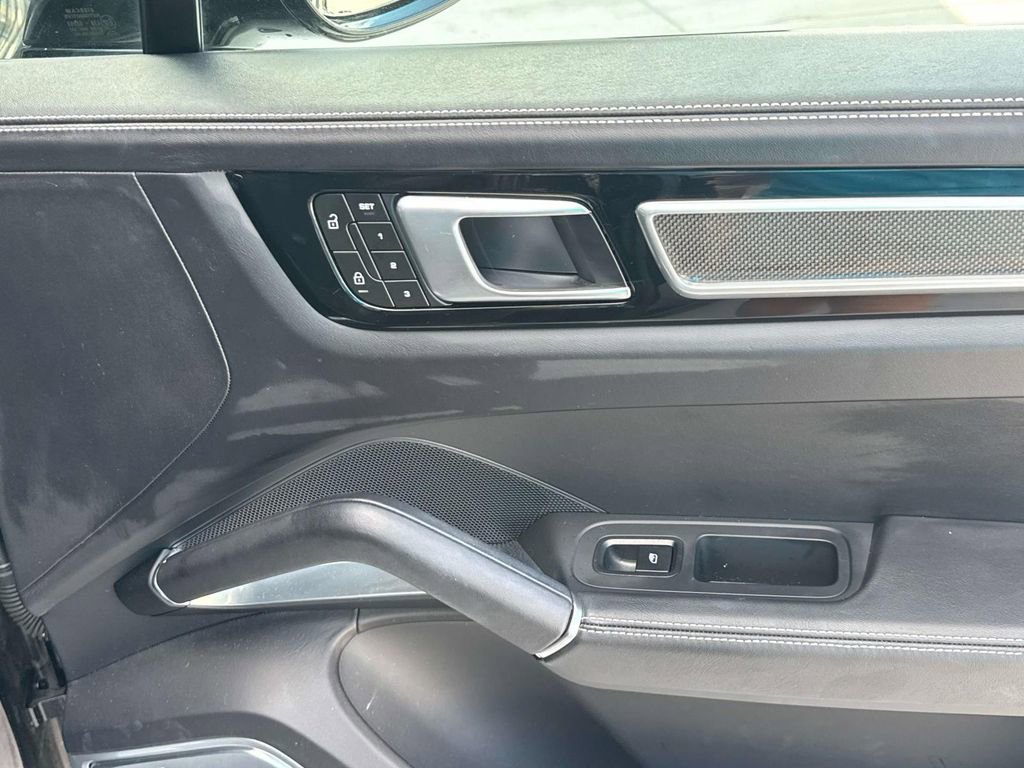 Certified 2023 Porsche Cayenne Turbo image 20