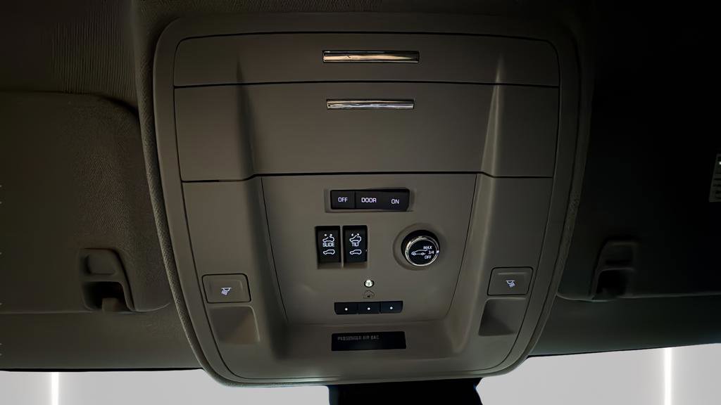 Used 2019 Chevrolet Suburban Premier AWD/4WD image 30