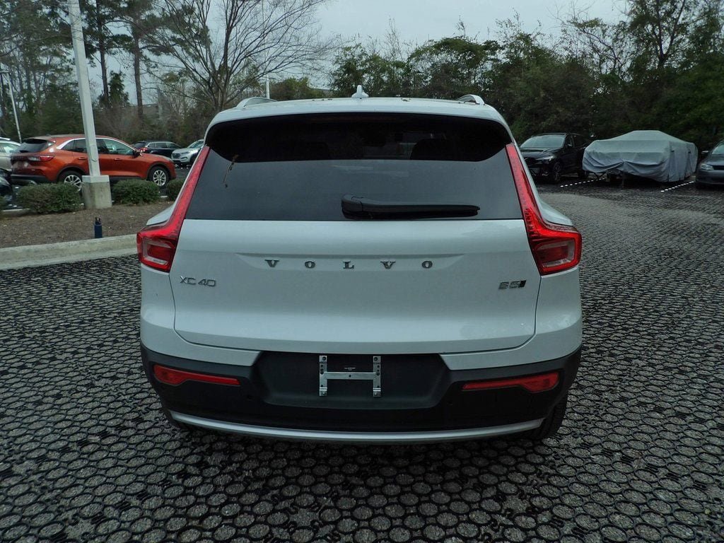 New 2025 Volvo XC40 B5 Plus w/ Climate Package AWD/4WD image 7