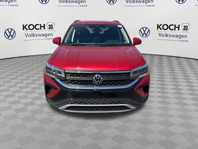 Used 2022 Volkswagen Taos SE AWD/4WD image 2