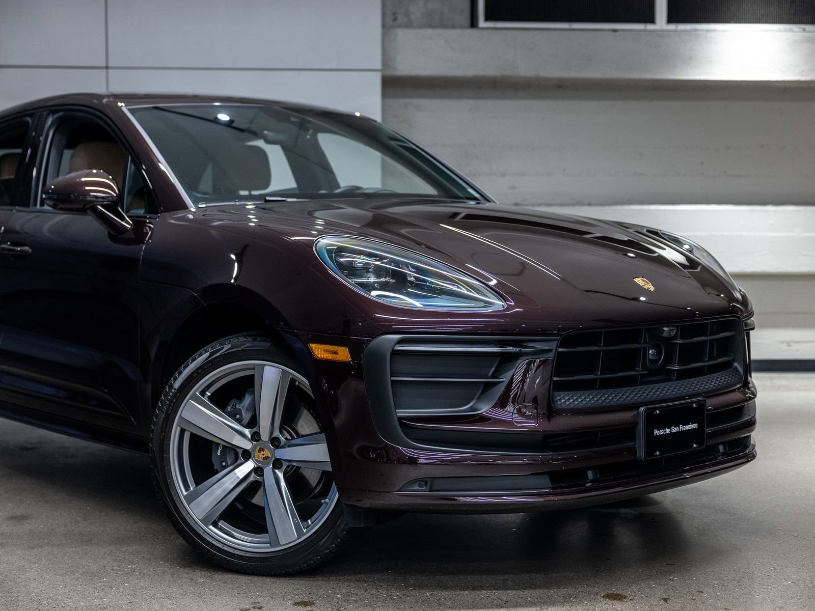 Certified 2024 Porsche Macan AWD/4WD image 16