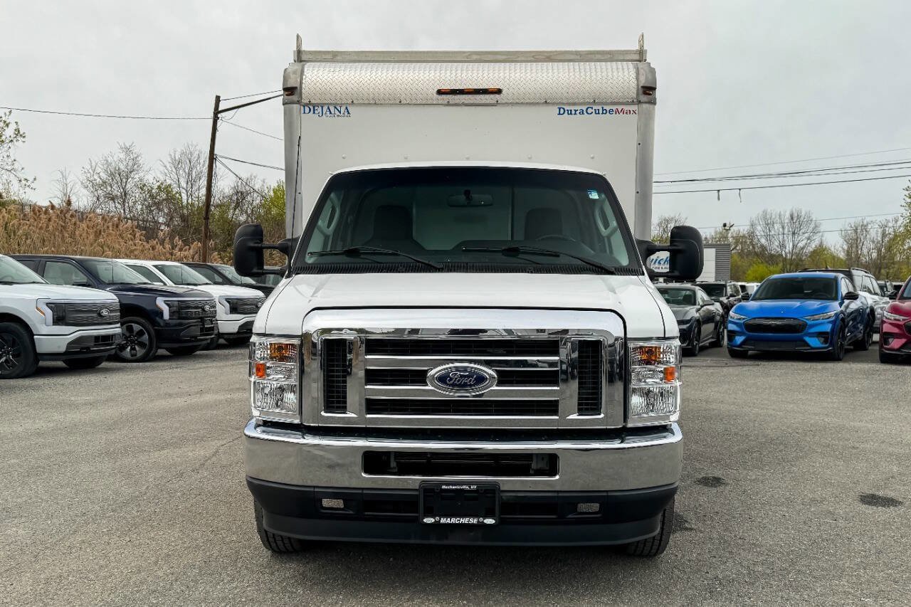 Used 2022 Ford E-350 and Econoline 350 Super Duty w/ Power Windows & Locks Group RWD image 8