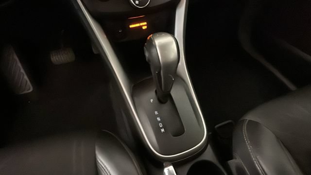 Used 2020 Chevrolet Trax LT w/ LT Convenience Package FWD image 21
