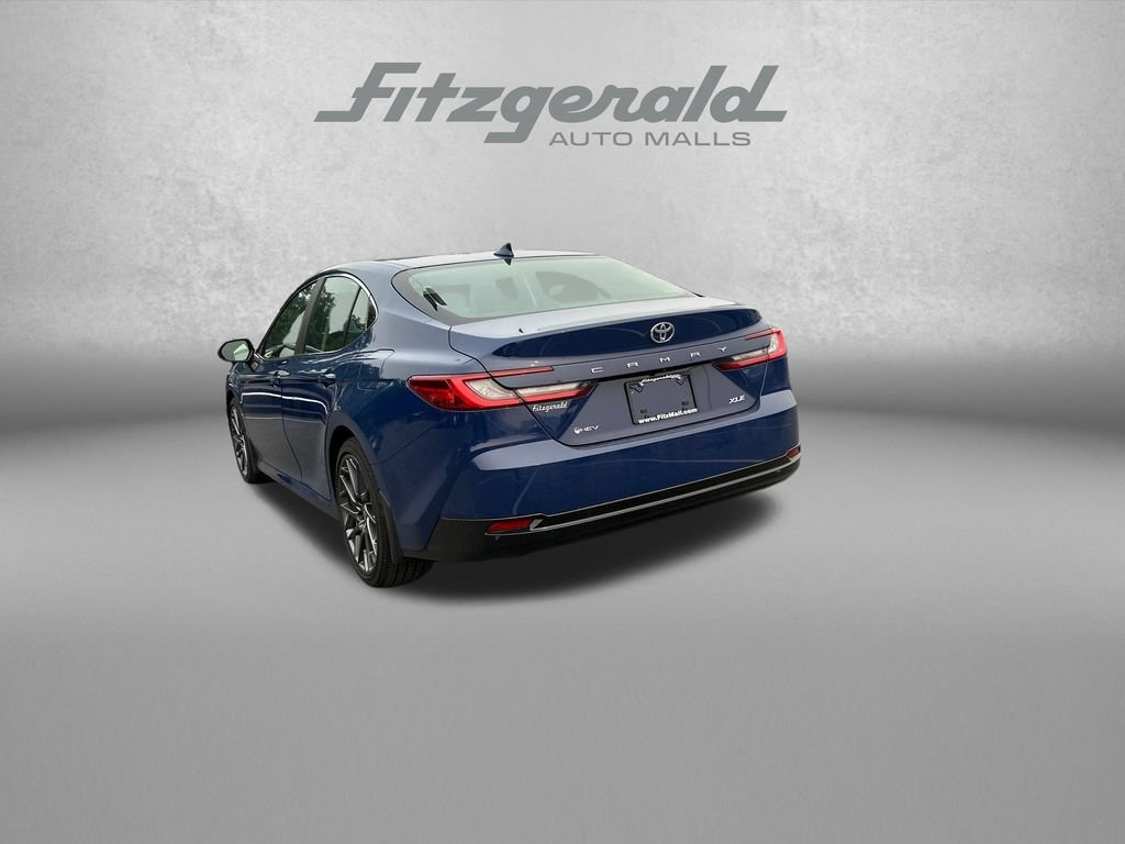 Used 2025 Toyota Camry XLE FWD image 6