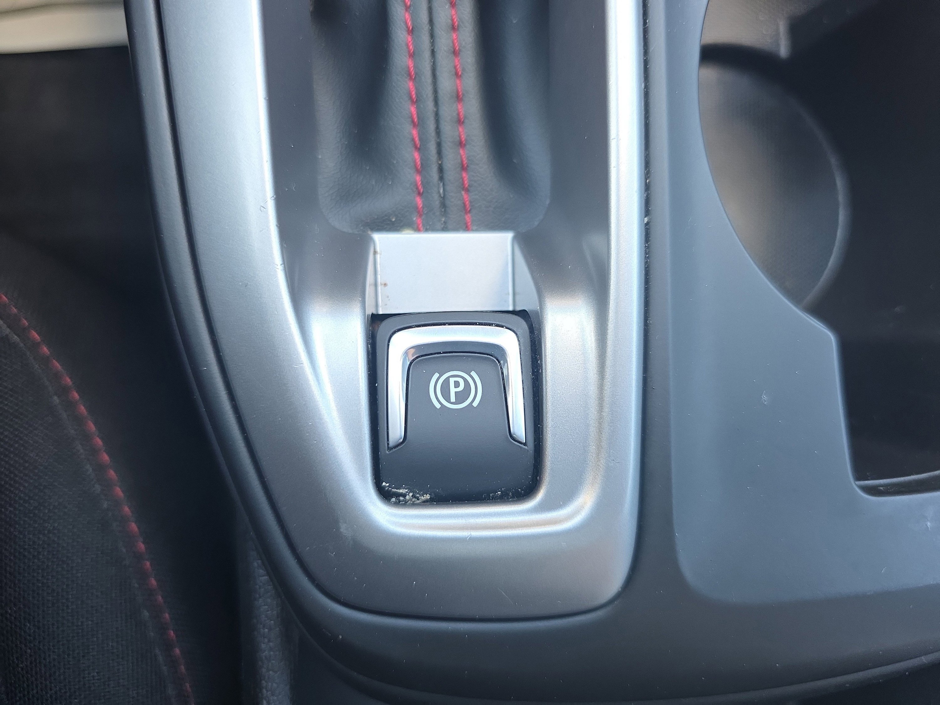 Used 2024 Chevrolet Trax RS w/ Sunroof Package FWD image 19