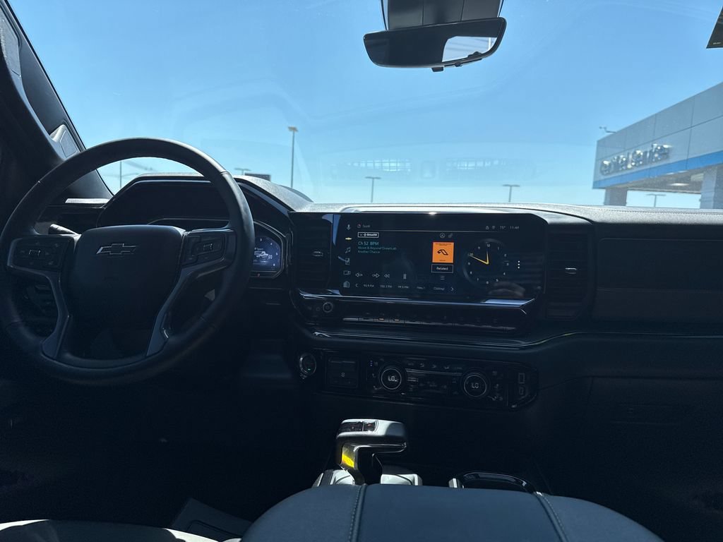 Used 2025 Chevrolet Silverado 1500 ZR2 w/ Technology Package AWD/4WD image 15